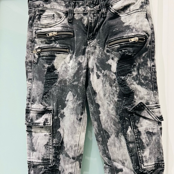 Guess Jeans - Picture 2 of 6